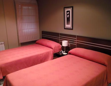 Pension Restaurante Tino Momán 外观 照片
